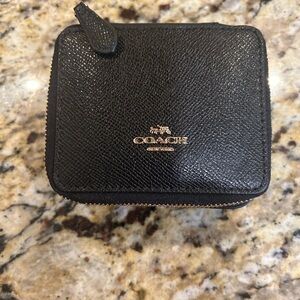 " COACH" brand name Womans Mini- Leather Jewerly BOX ( NEW - Never Used!!)